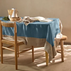 Toalha de mesa rectangular bicolor em linho lavado azul francês