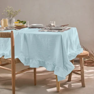 Toalha de mesa retangular com folhos em linho lavado azul glaciar