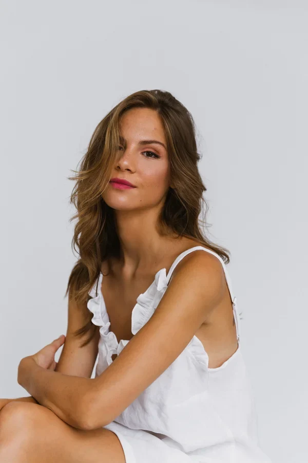 Camisa de dormir com folhos em linho marfim - Carla - Image 6