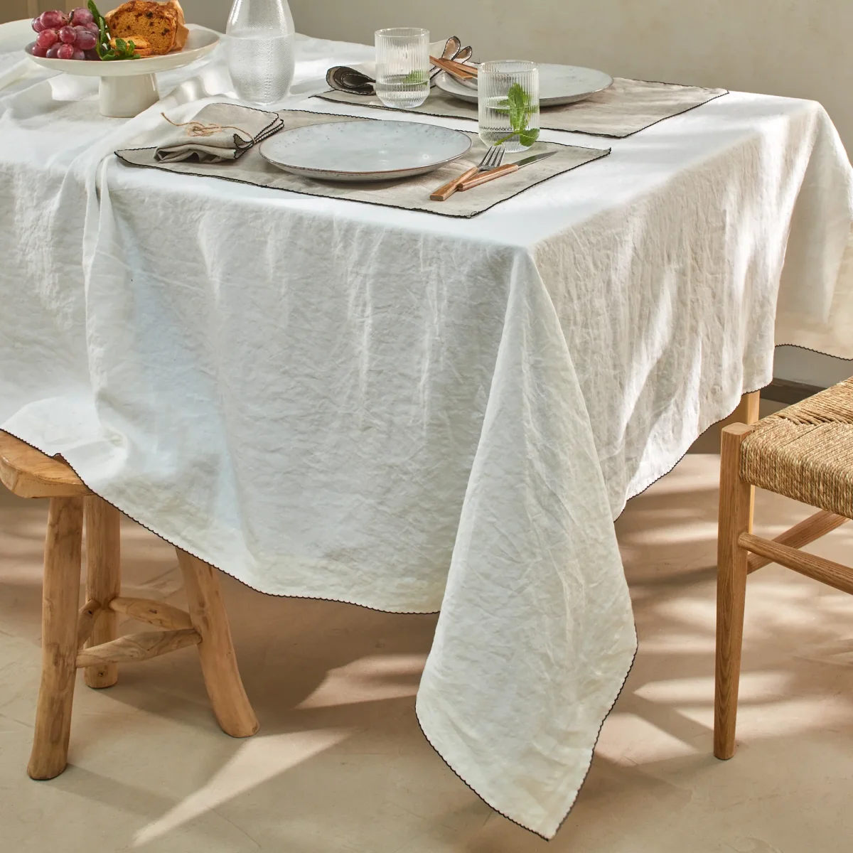 Toalha de mesa rectangular com crochet em linho lavado marfim - Image 4