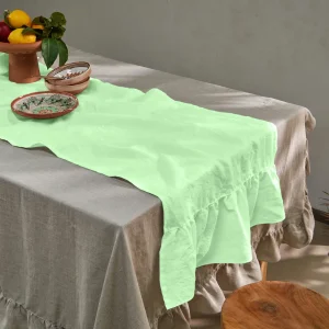 Caminho de mesa com folhos em linho lavado verde menta