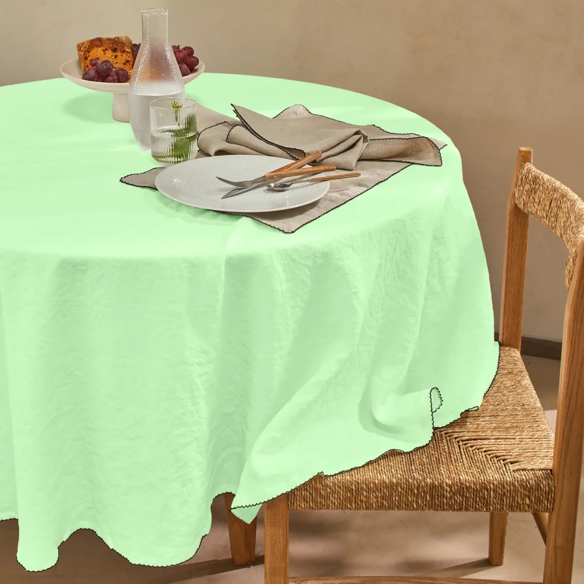 Toalha de mesa redonda com crochê em linho lavado verde menta - Image 3